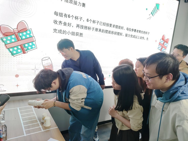 公司生日會(huì)：歡樂(lè)與團(tuán)隊(duì)精神的盛宴