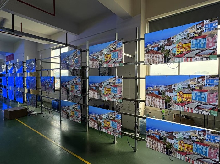 華邦瀛集團(tuán)老化測(cè)試液晶拼接屏